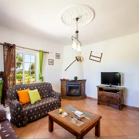 Villa In Algarve With Private Pool & Bbq Armação de Pêra