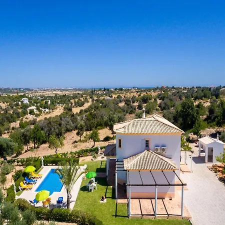 Villa In Algarve With Private Pool & Bbq Armação de Pêra
