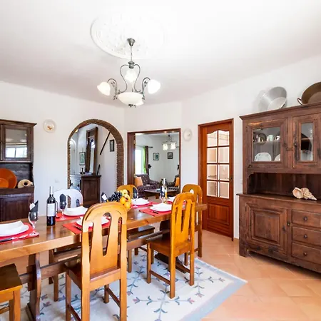 Villa In Algarve With Private Pool & Bbq