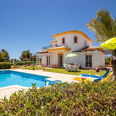 Villa In Algarve With Private Pool & Bbq