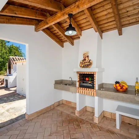 Villa Villa In Algarve With Private Pool & Bbq Armação de Pêra