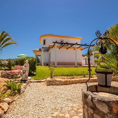 Villa In Algarve With Private Pool & Bbq Villa Armação de Pêra