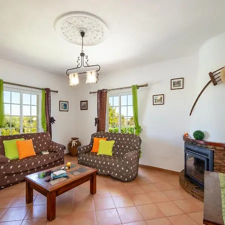 Villa Villa In Algarve With Private Pool & Bbq Armação de Pêra